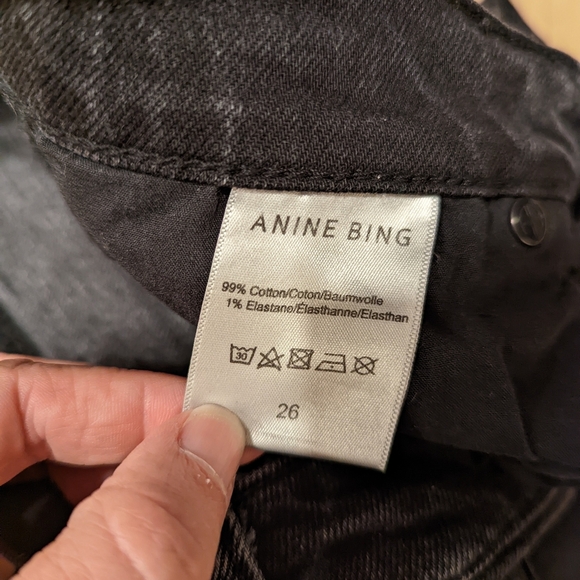 Women's Black Denim Cropped Jeans - Picture 5 of 7